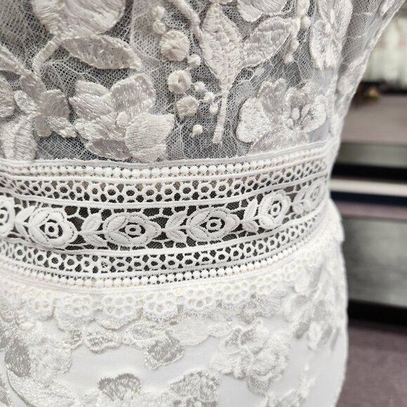 Private Label Bridal Gown Cora Lee Size 6 Ivory Crepe/Lace Wedding Dress - Picture 9 of 9